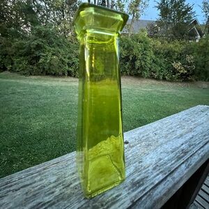 Emerald Green Pyramid Glass Vase.